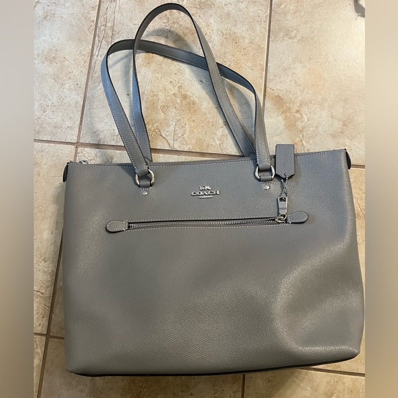 Coach Light Gray Leather Tote Bag💗 - Picture 1 of 11